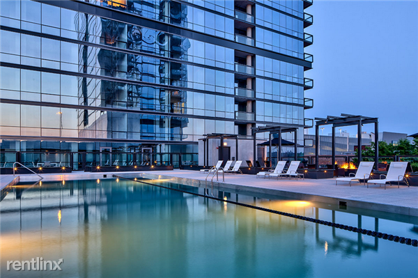 860 W Blackhawk St - Photo 2 of 19