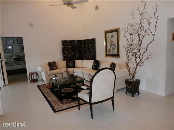 8170 Cassia Dr - Photo 3 of 16