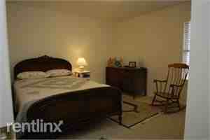 538 Jennison Ave - Photo 2 of 7