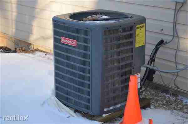 5721 Eagle St - Photo 3 of 10