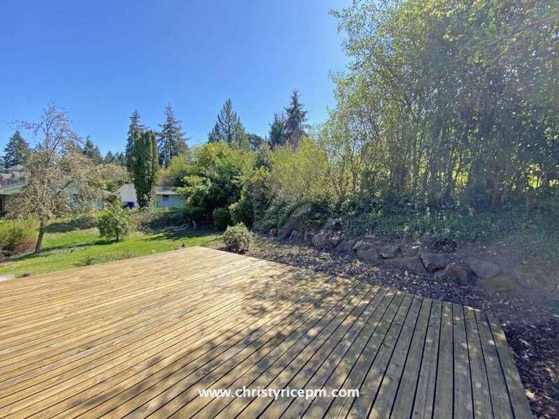 11615 Se 47th St - Photo 2 of 10