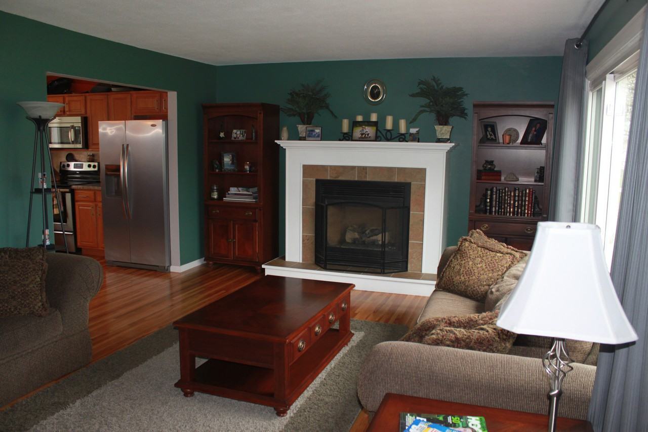 2409 Hayes Ct - Photo 2 of 26