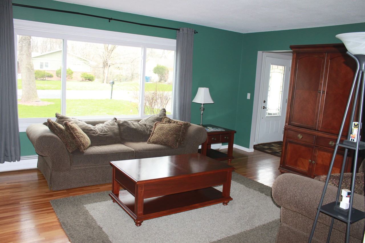 2409 Hayes Ct - Photo 3 of 26