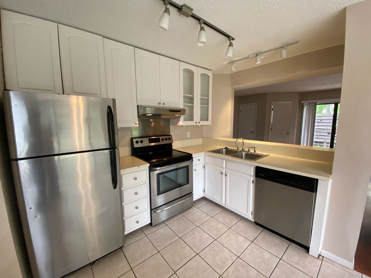 8640 Roanoke Dr #1 - Photo 3 of 18