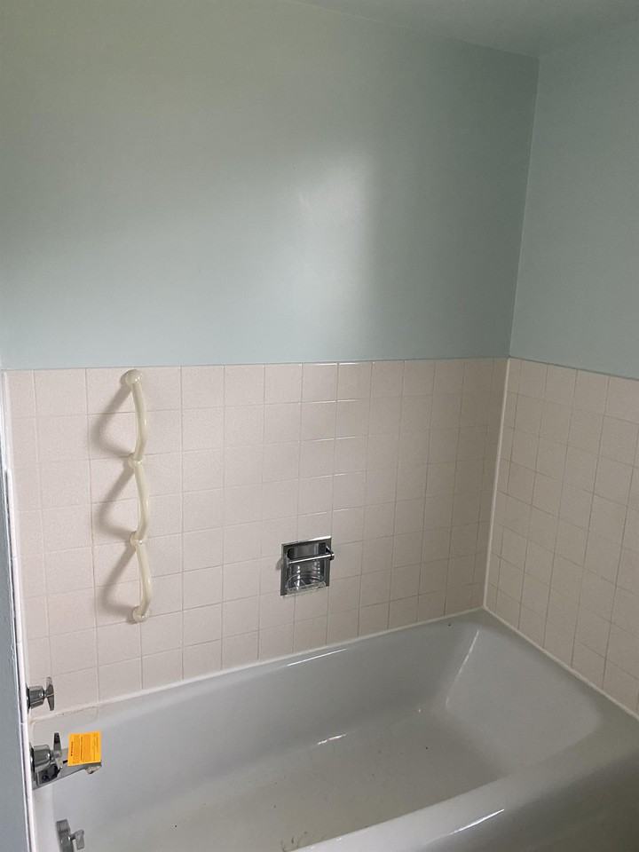 389 Center St #1 - Photo 2 of 8