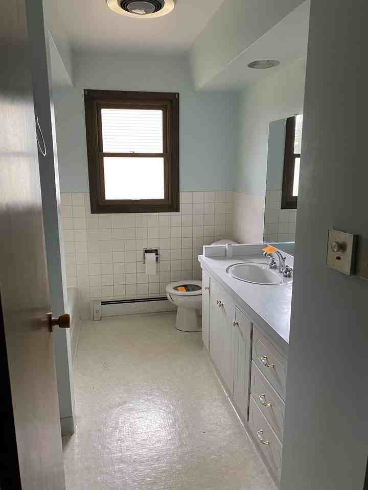 389 Center St #1 - Photo 3 of 8