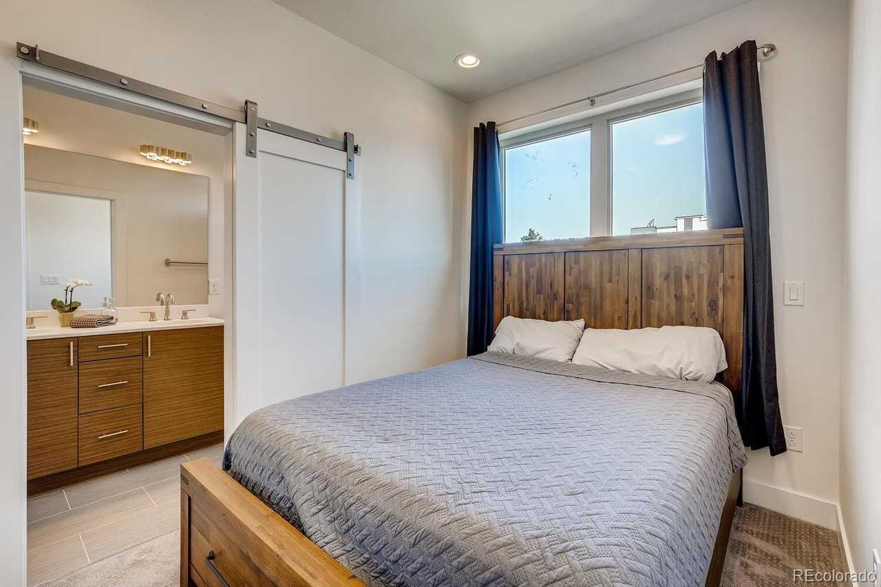 Perry Street - Photo 3 of 9