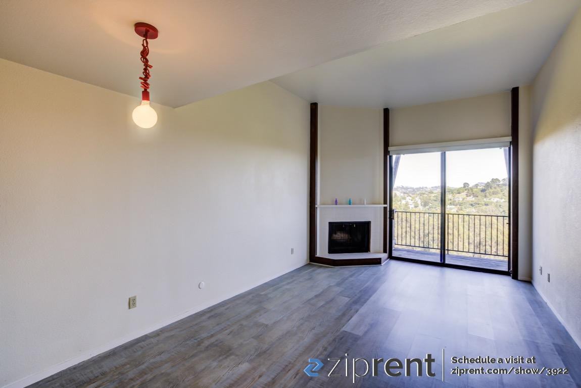 558 Seaver Dr - Photo 3 of 21