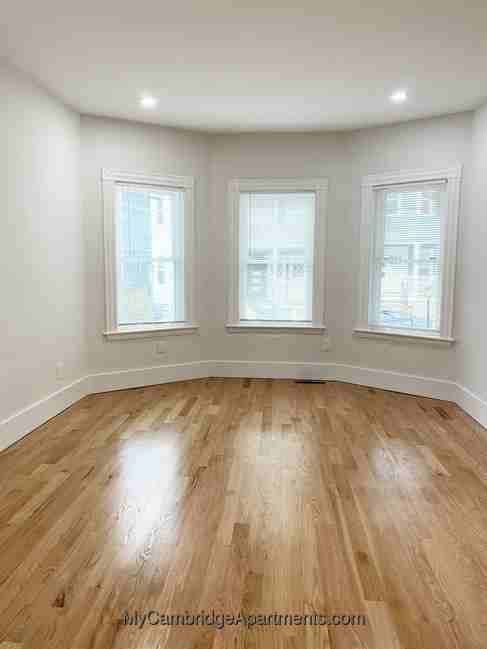 14 Seven Pines Ave - Photo 2 of 25
