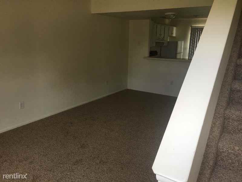 2410 2410 Alma Ave C - Photo 3 of 16