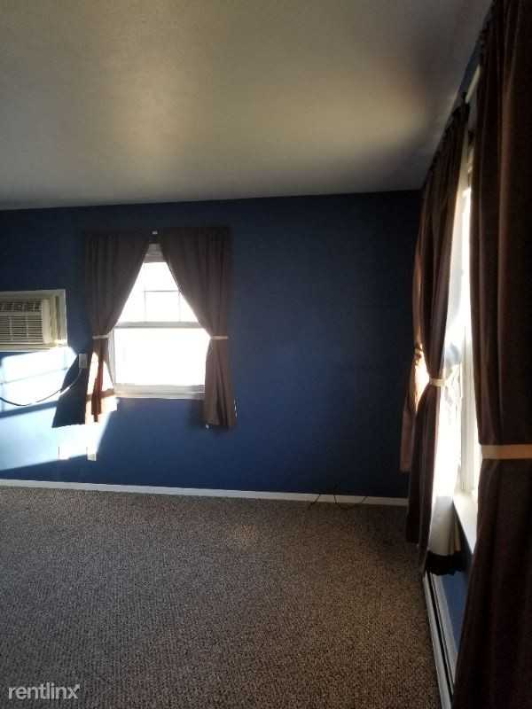 402 402 S 5th St. 8 - Photo 2 of 7