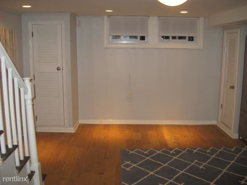 Fort Dupont St Se - Photo 3 of 5