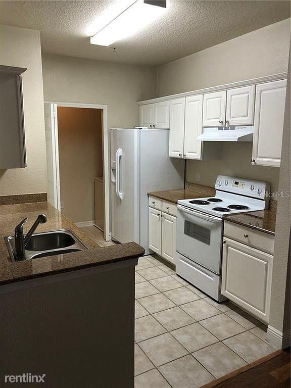 200 200 Southern Pecan Circle 204 - Photo 2 of 8