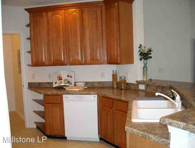 4190 Plantation Oaks Blvd - Photo 3 of 5
