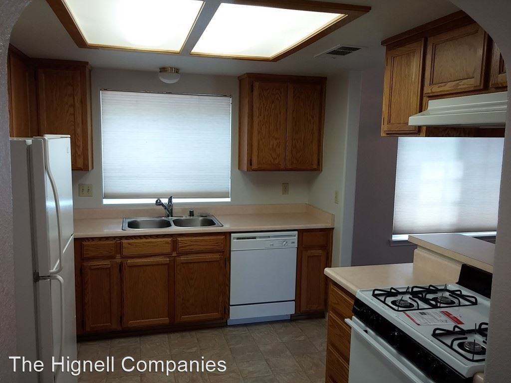 677 Springer Dr - Photo 3 of 20