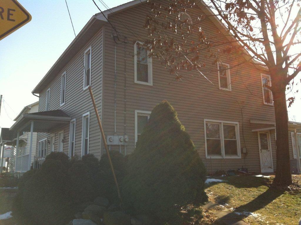 1607 Division Hwy #B - Photo 2 of 9