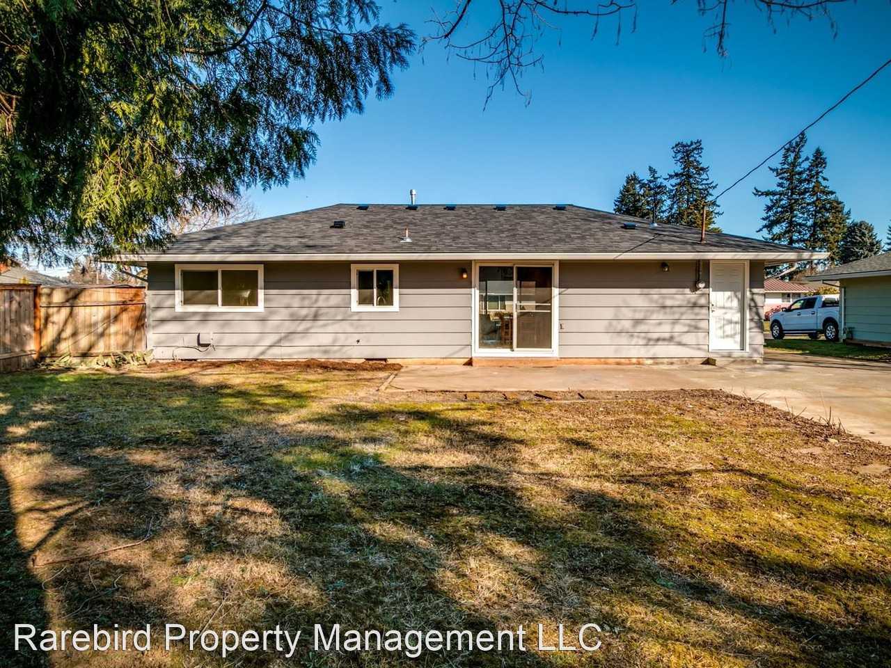 4420 Se Fieldcrest St - Photo 2 of 40