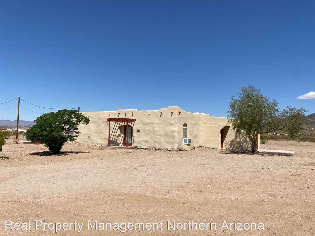 2440 S Kirkland Rd - Photo 2 of 23