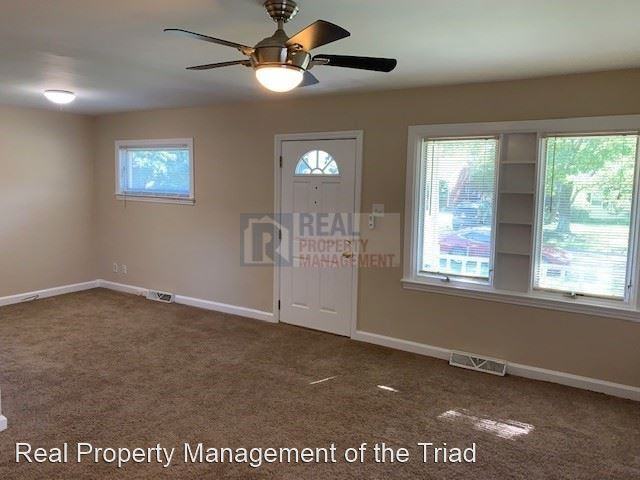 915 Idlewood Dr - Photo 3 of 18