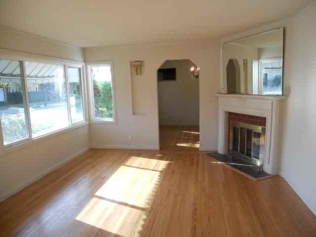 117 W Rosemary St - Photo 2 of 9