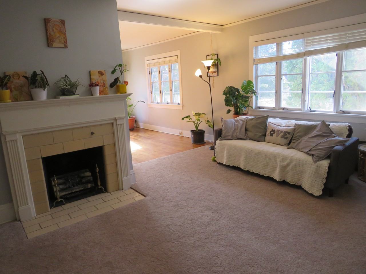 1421 State St - Photo 3 of 8