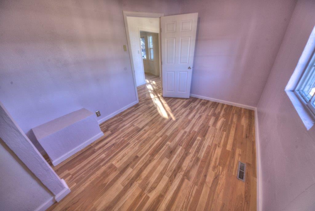 594 Willis Ave - Photo 3 of 6