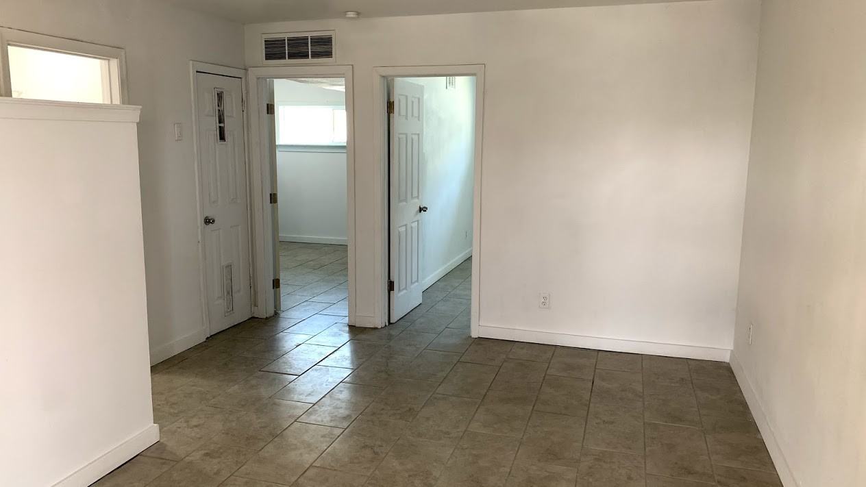 13913 N Palm St - Photo 3 of 12