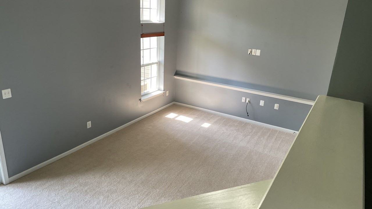 7806 River Rock Way - Photo 3 of 46