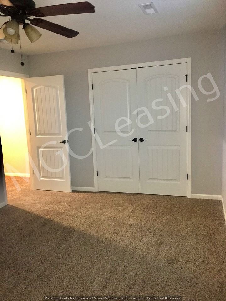 9338 N Main St - Photo 3 of 10