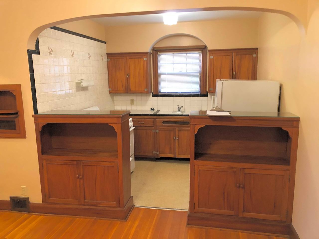 2419 Boulevard Napoleon - Photo 2 of 4