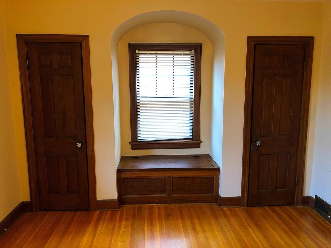 2419 Boulevard Napoleon - Photo 3 of 4