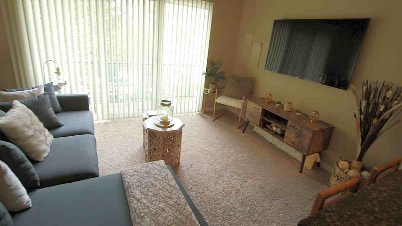 2161 Whitman Way - Photo 3 of 14