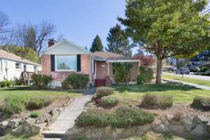 featured image of 3002 32nd Ave W #1