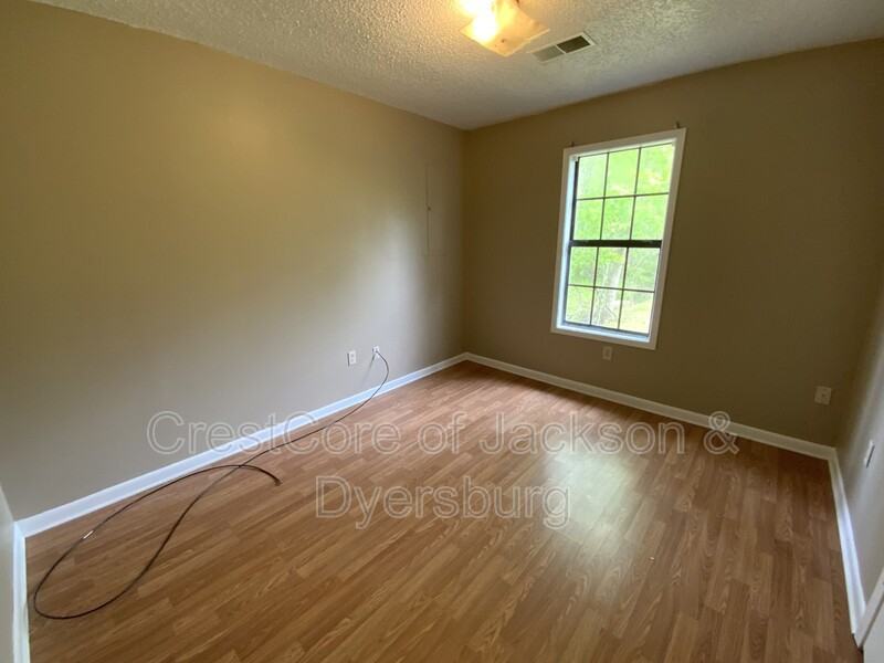 1163 Roellen Newbern Rd - Photo 3 of 9