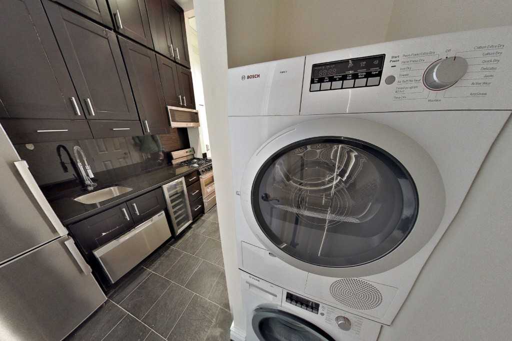 420 W 51st St #2F - Photo 3 of 6