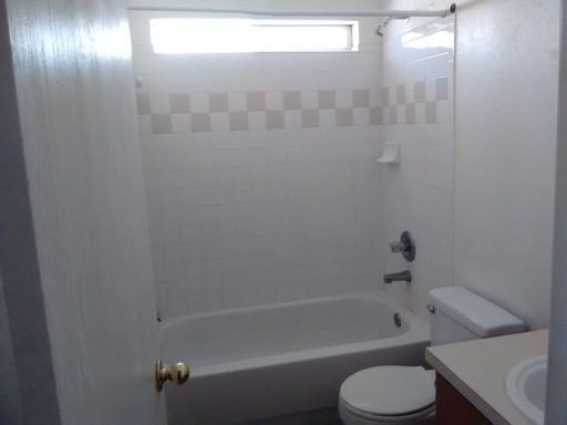 1407 Van Zanten Ct Apt 3d #4 - Photo 5 of 5