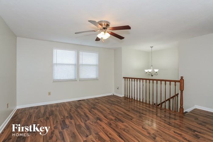 1233 Glen Haven Ln - Photo 3 of 15