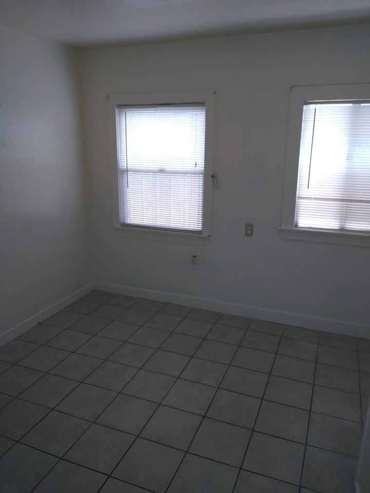 1430 W 59th St #1430