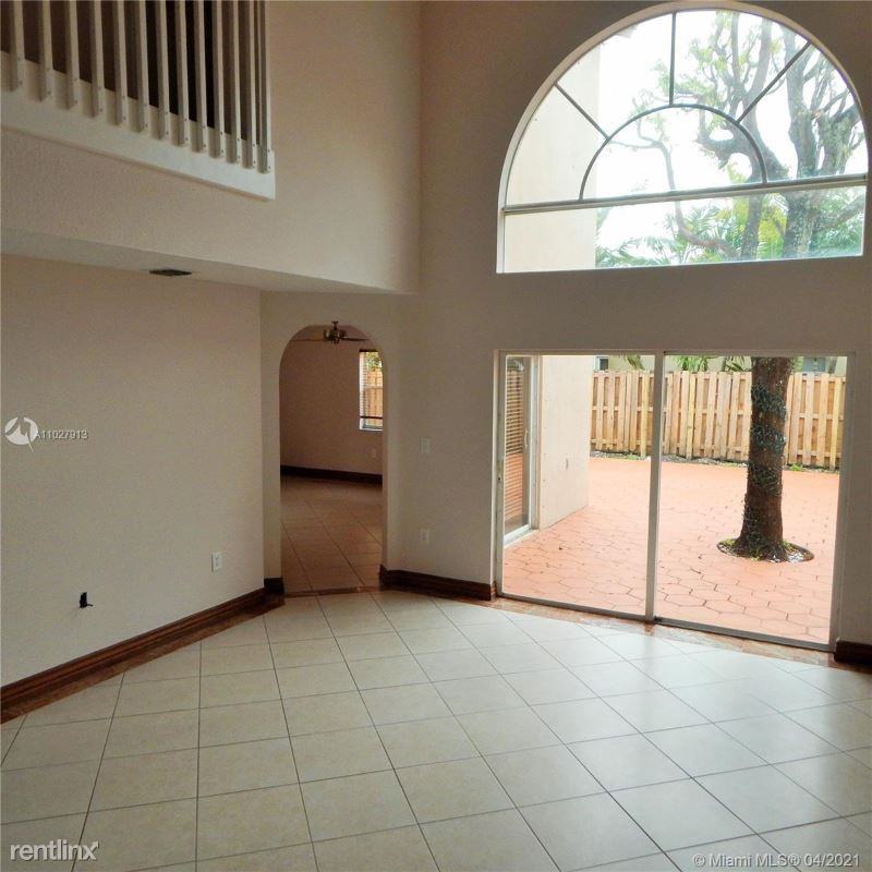 11248 Nw 51st Ter - Photo 3 of 22