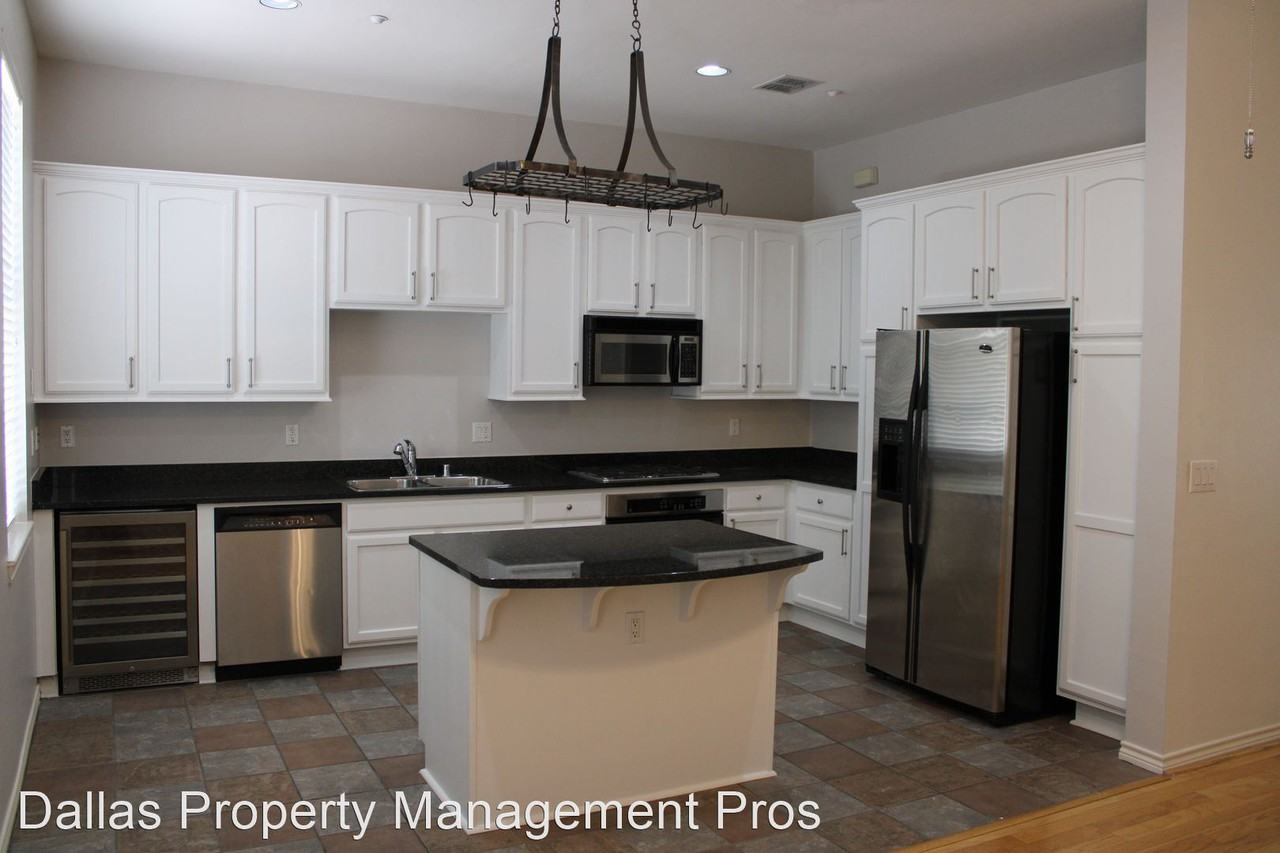 4330 Mckinney Ave Apt 3 #11 - Photo 3 of 40