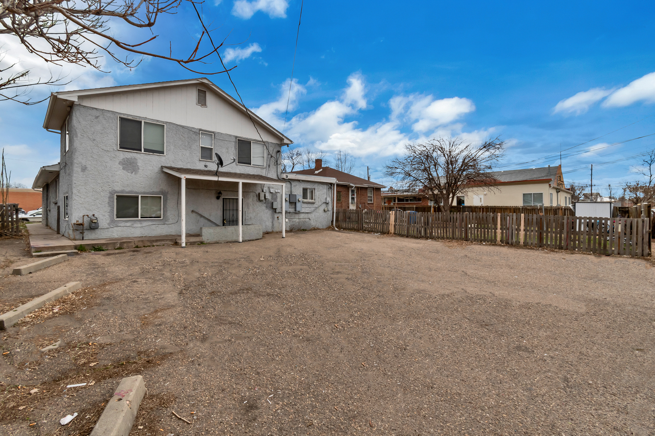 1649 Florence St - Photo 3 of 3