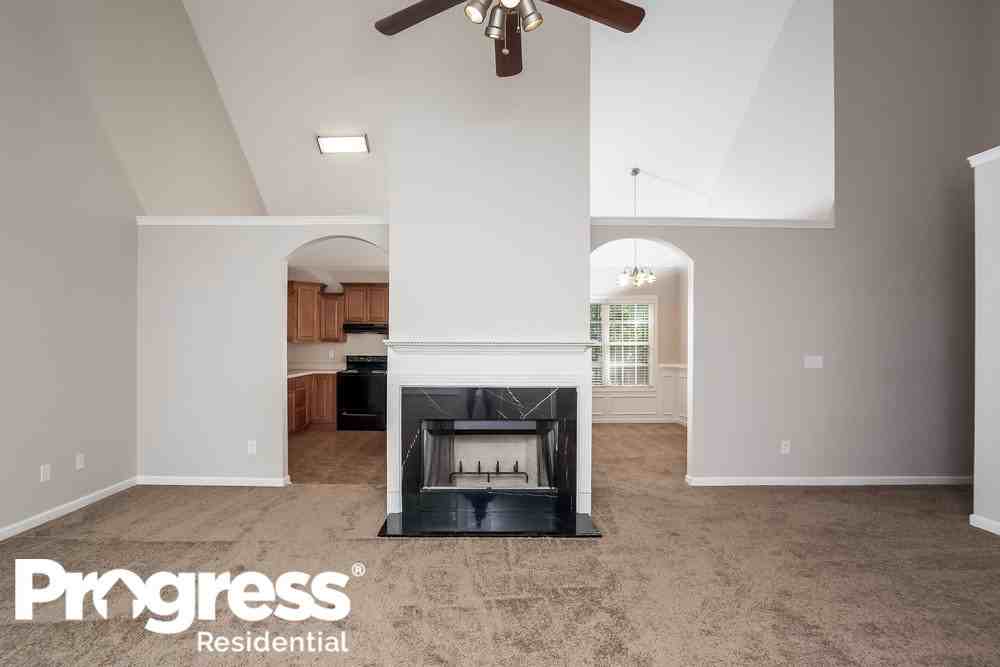409 Barberry Ln - Photo 2 of 14