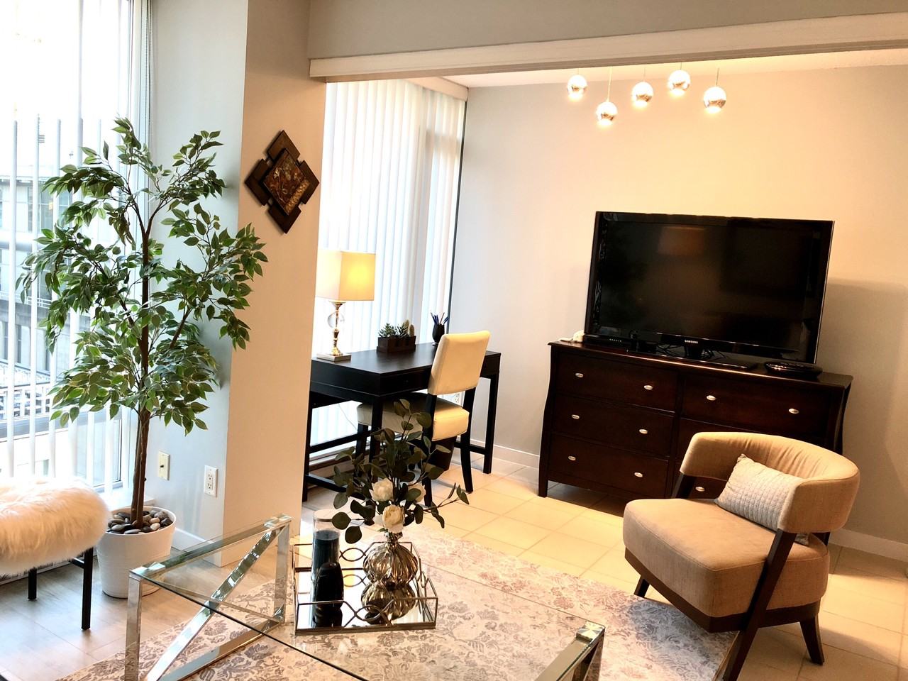 610 Granville St - Photo 2 of 20