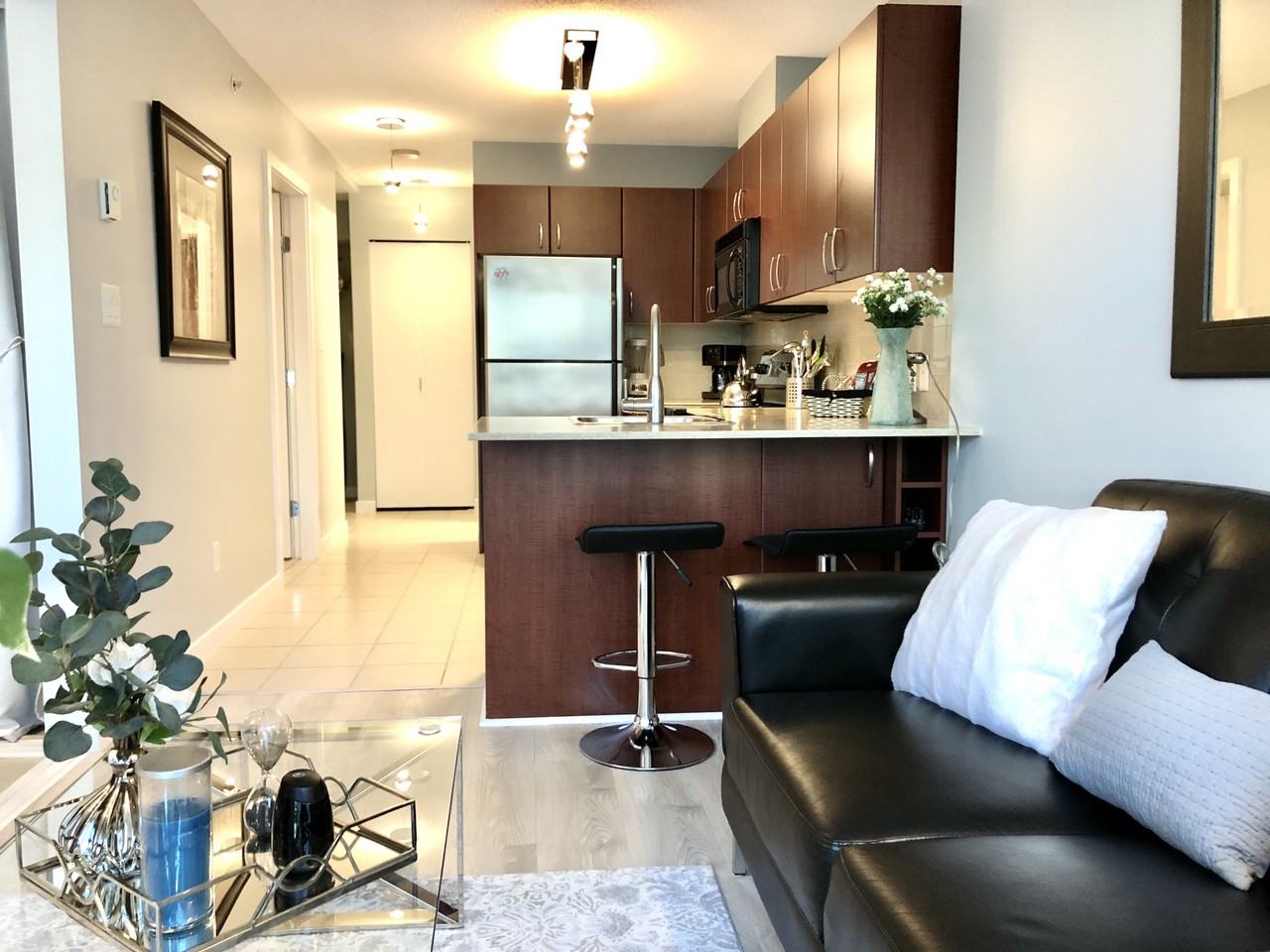 610 Granville St - Photo 3 of 20