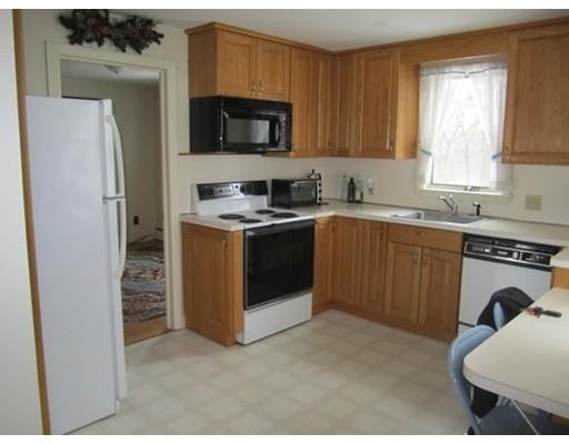39 Tanglewood Ave - Photo 3 of 12
