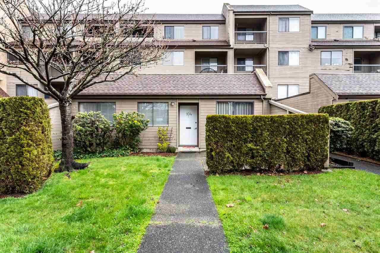 Blundell Rd & Colonial Dr #104