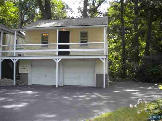 2 Maysenger Rd - Photo 2 of 7