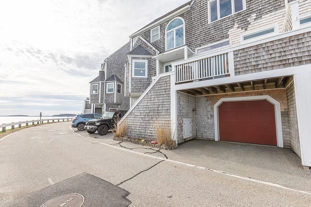 12 Marina Dr - Photo 3 of 8