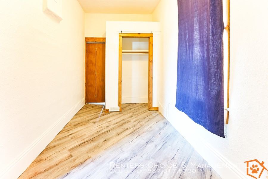 5004 44 Ave - Photo 2 of 11