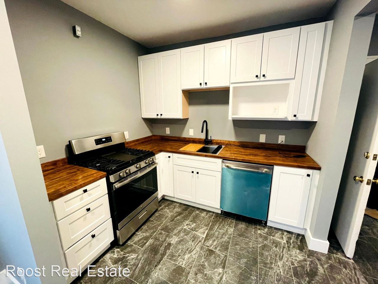 807 W 25th St. - Photo 3 of 6